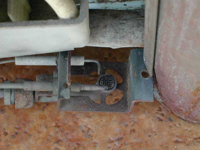 non si vede%3a un NIDO DI RAGNO NEL BRUCIATORE