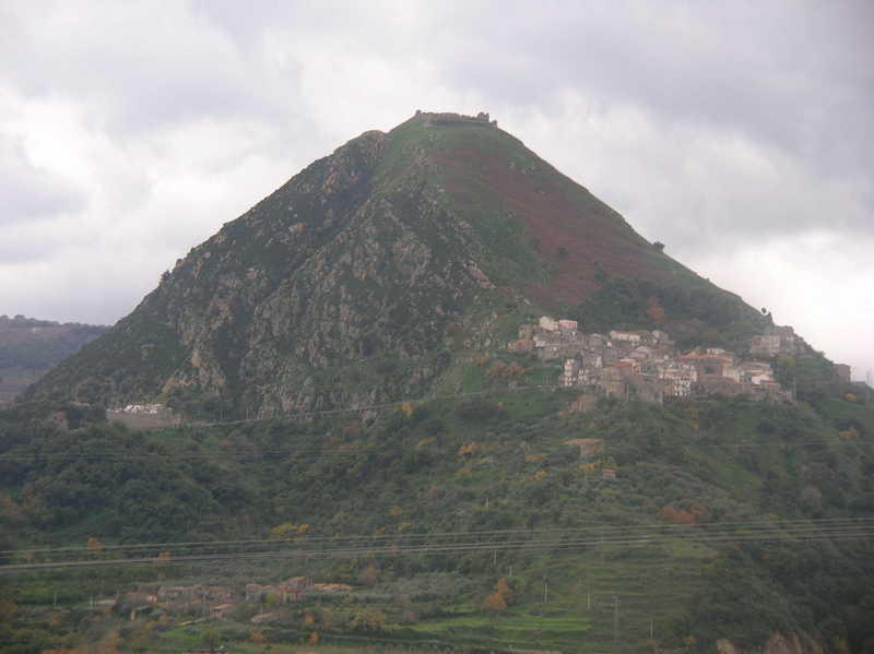 il castello presso Tripi