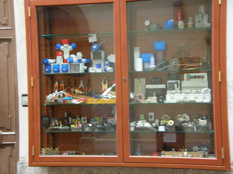 vetrina di elettricista a lipari