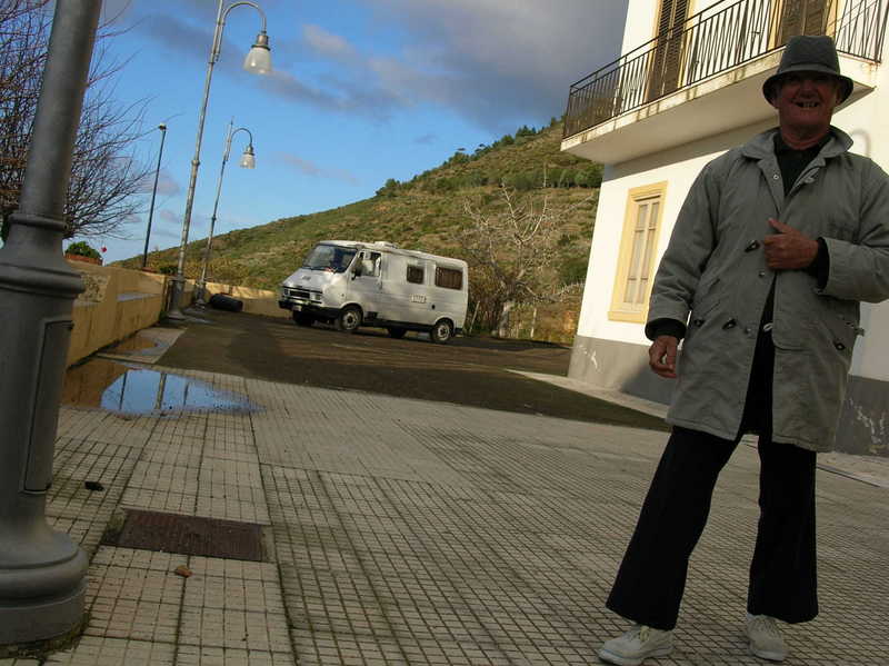 ecco il pazzerello del paesino